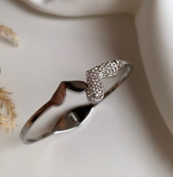 Delicate Crystal Heart Tornish Bracelet